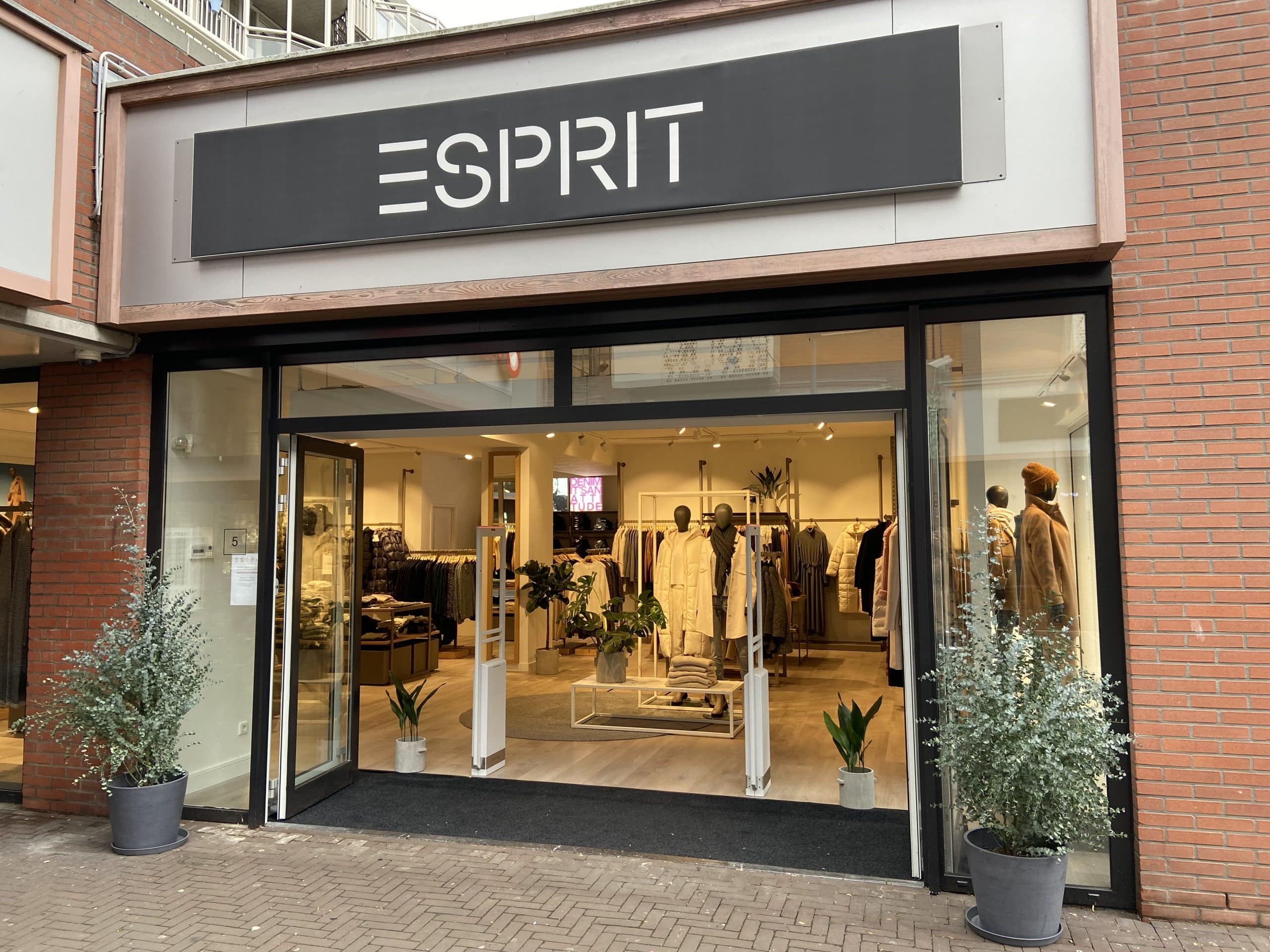Supplement Springen Overdreven Esprit winkel aan het Polderplein | Hoofddorp Winkelstad